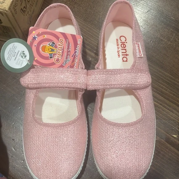 Sparkling metallic thread pink Cienta shoes. NWT, never worn, too small - Picture 3 of 4